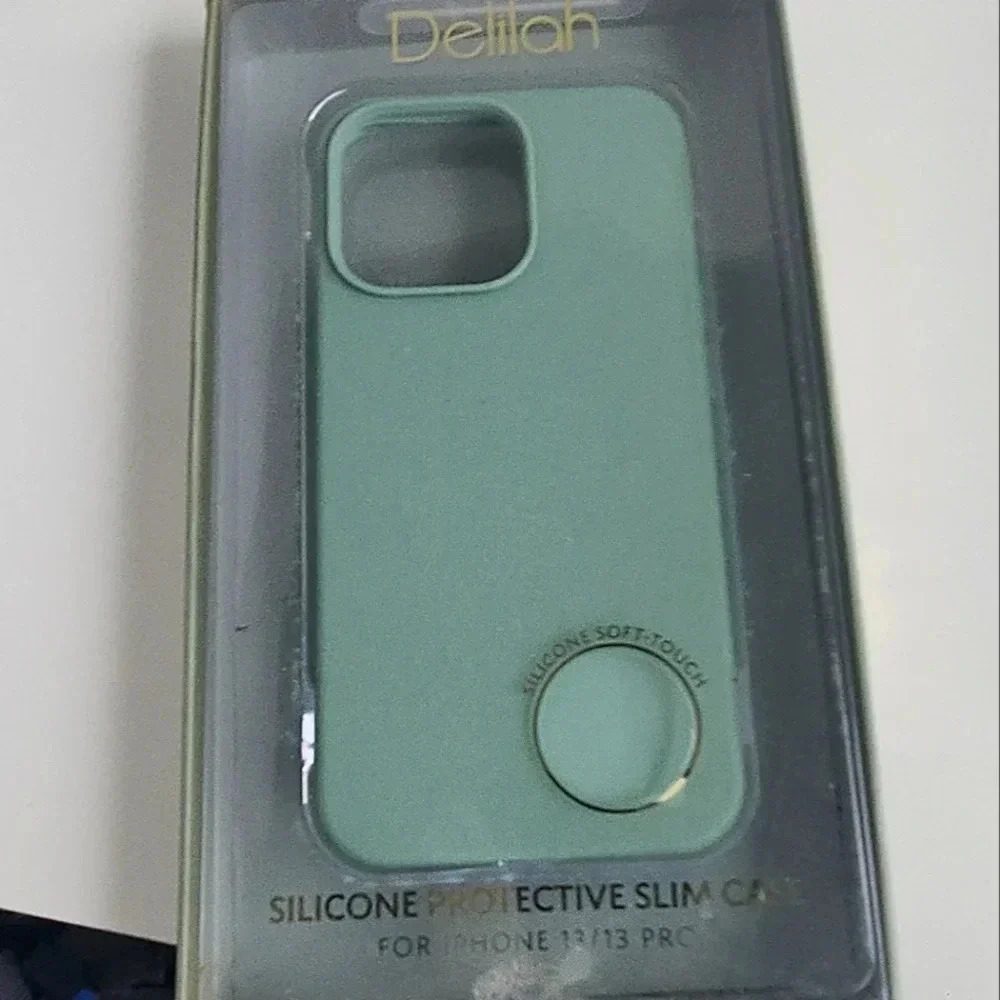 IPhone 13/13 Pro  Delilah Case Damaged Box